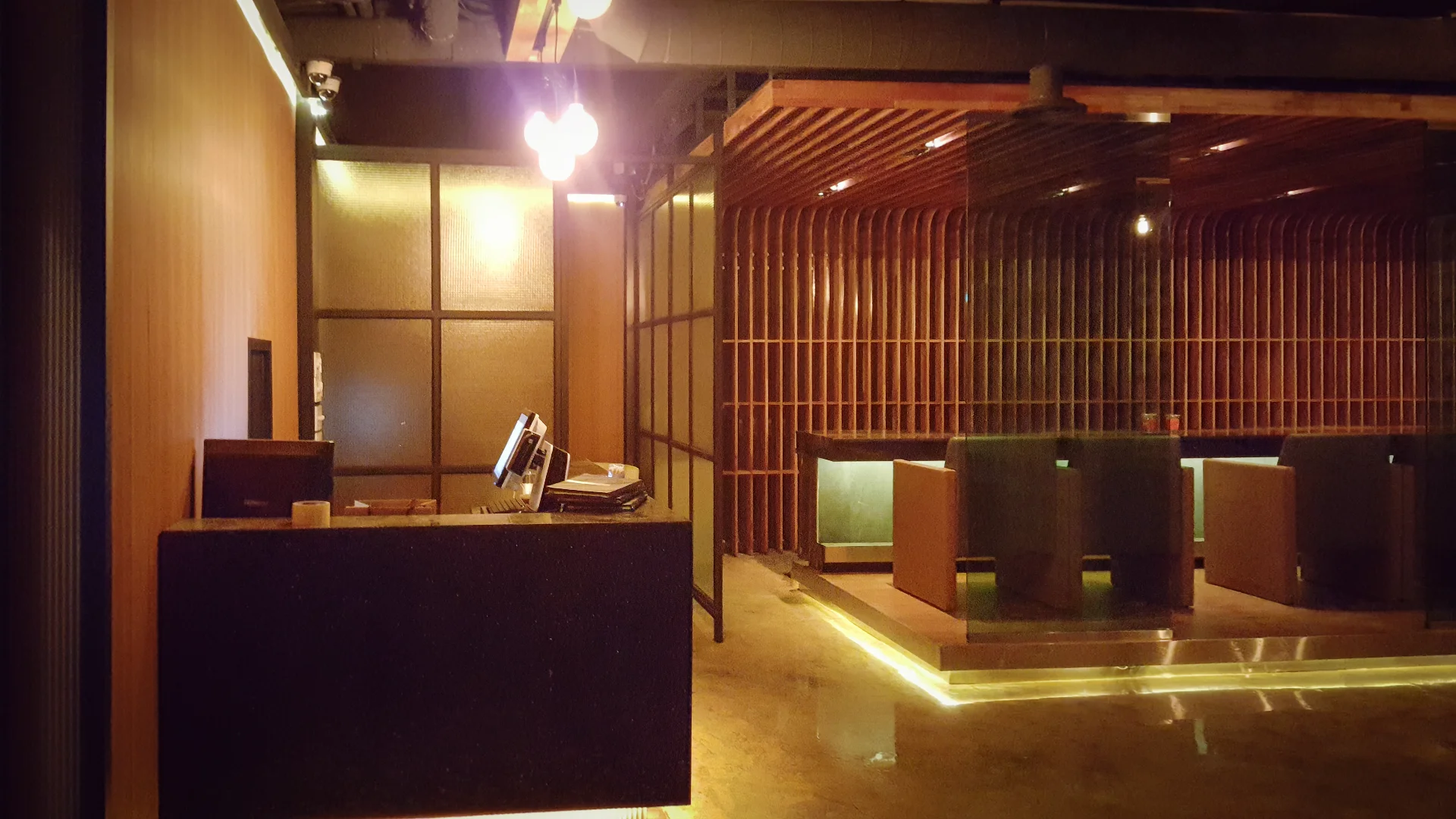 10BAR 8